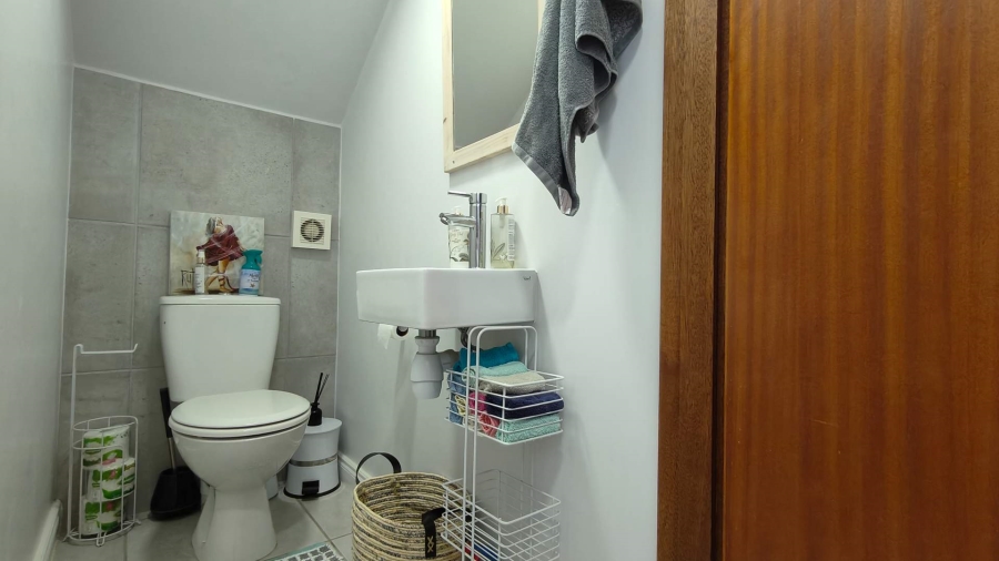 3 Bedroom Property for Sale in Hartenbos Heuwels Western Cape